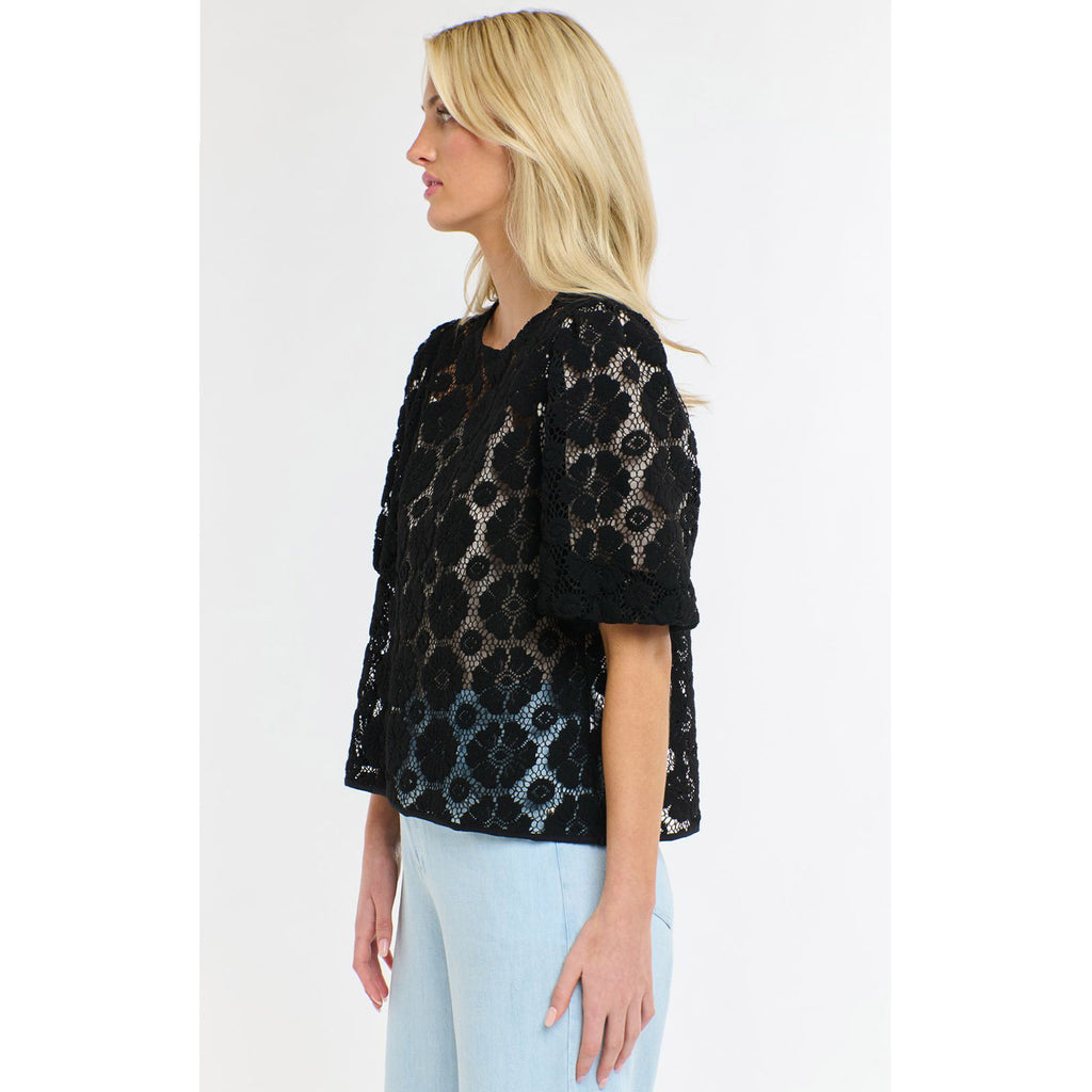 Top Ivy Embroidered - Black Floral