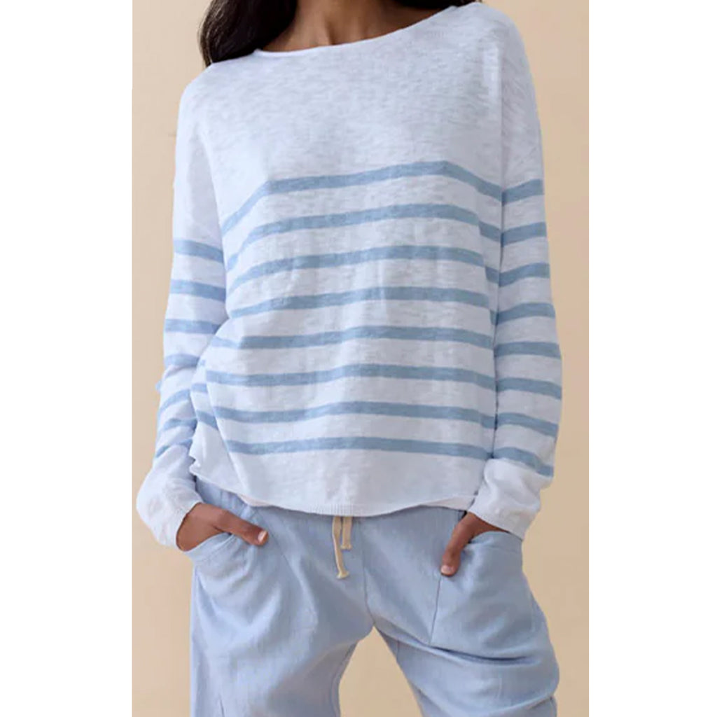 Top Bobbie - White & Soft Blue