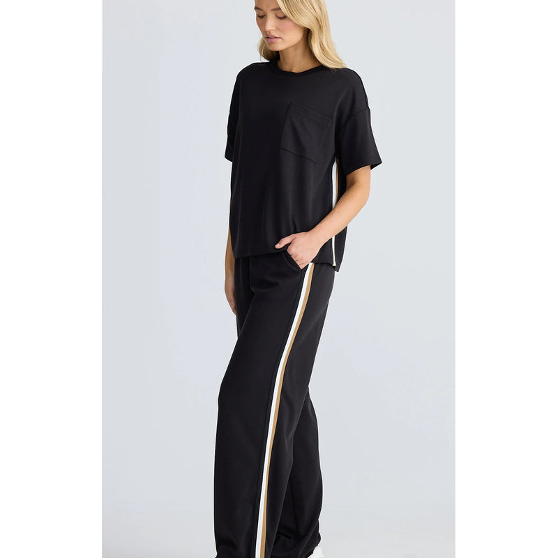 Top Free Time Tee Black