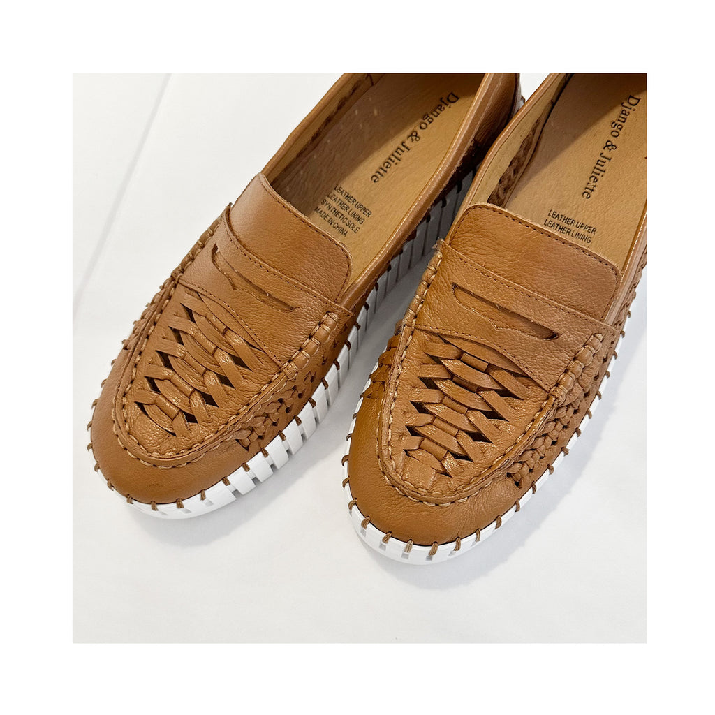 Shoe Brogany - Dark Tan & White